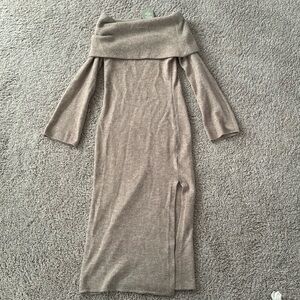 H&M Knit-Off-The-Shoulder Dress